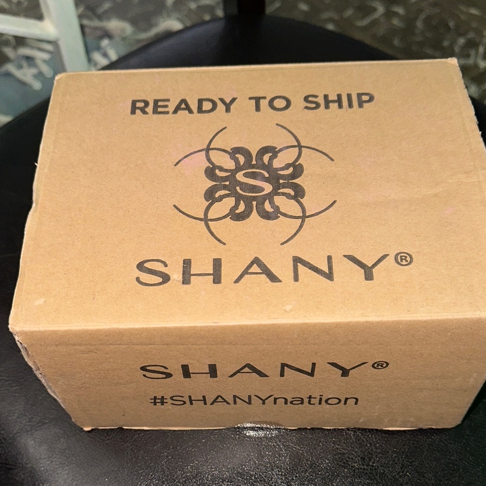 Shany Famous Colors – Set of 24 Nail Polishes